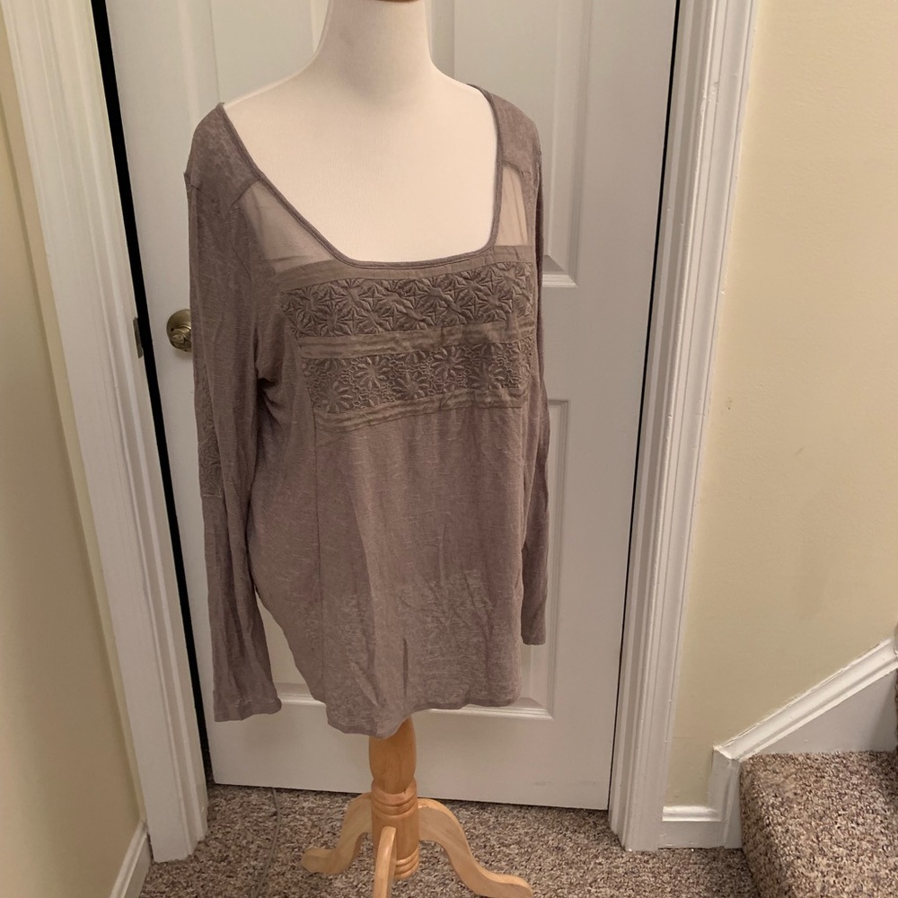 Romantic long-sleeved blouse
